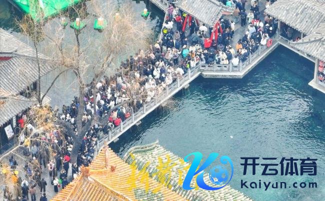 济南泉水游抓续升温 新春赏泉热度高
